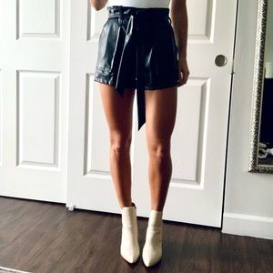 SHEIN Paperbag Belted Pocket Shorts